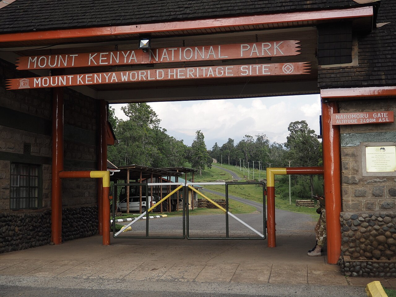Naro Moru Gate